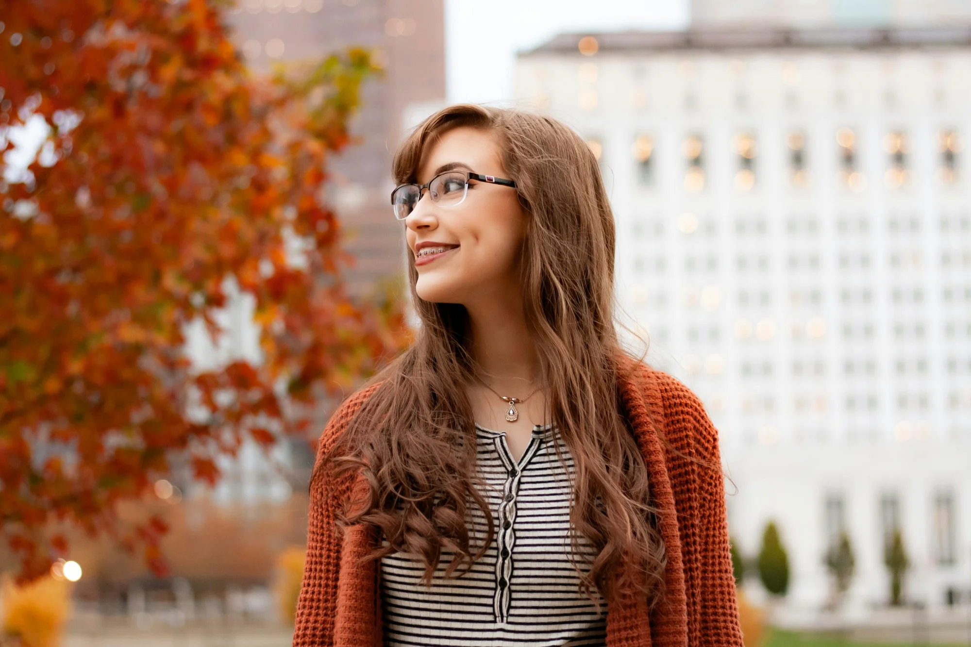 sourire avec confiance chez Archambault morton orthodontiste pour adulte